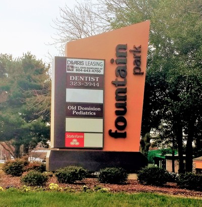image of street-side sign for Fountain Park office park